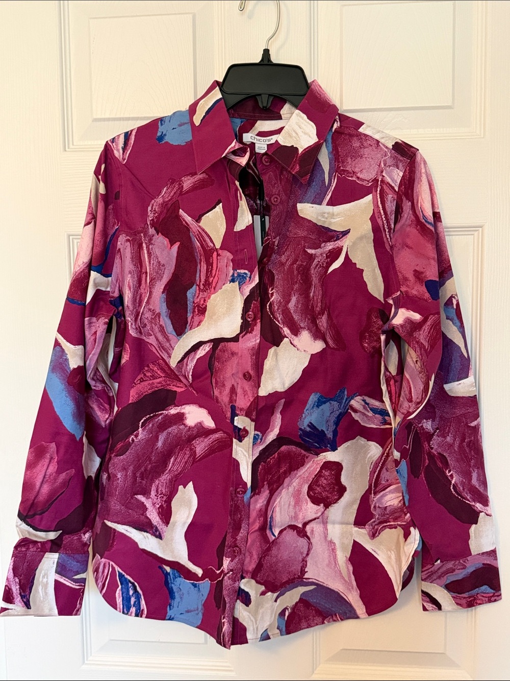 NWT! Chico's Painterly Floral Button-Up in Berry, Ivory and Blue